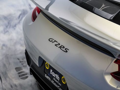 Used 2018 Porsche 911 GT2 RS w/ Weissach Package RWD image 18