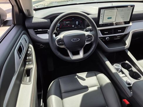New 2026 Ford Explorer Active w/ Active Comfort Package RWD image 6