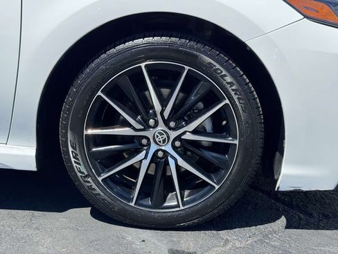 Used 2022 Toyota Camry SE FWD image 6