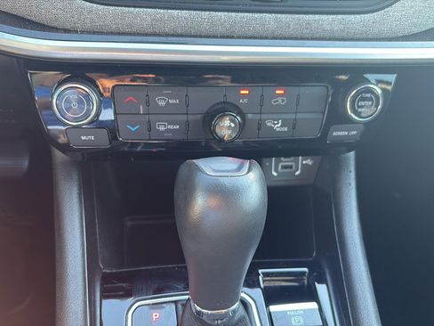 Used 2023 Jeep Compass Latitude AWD/4WD image 20