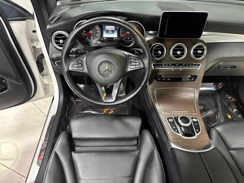 Used 2019 Mercedes-Benz GLC 300 4MATIC image 16
