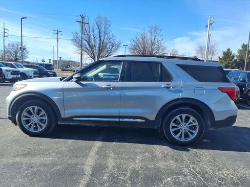 Used 2023 Ford Explorer XLT w/ Equipment Group 202A image 36