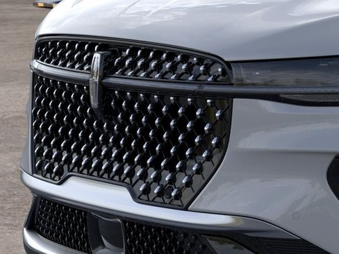 New 2026 Lincoln Nautilus Premier AWD/4WD image 17