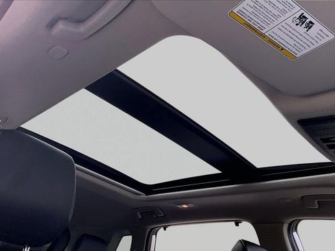 Used 2023 Nissan Rogue SV w/ SV Premium B Package image 16