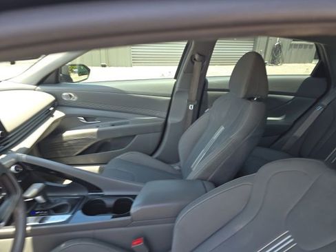 Used 2021 Hyundai Elantra SEL w/ Convenience Package FWD image 7