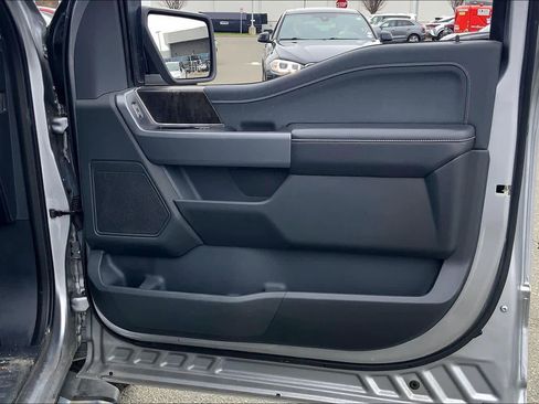 Used 2021 Ford F150 Lariat w/ Trailer Tow Package image 23