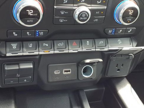 Used 2021 GMC Sierra 3500 AT4 w/ AT4 Premium Plus Package AWD/4WD image 19