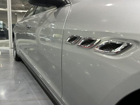 Used 2014 Maserati Quattroporte GTS RWD image 17