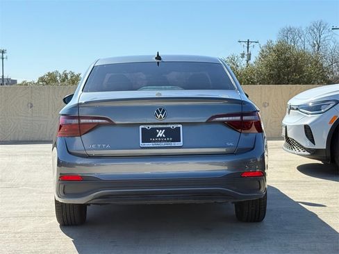Used 2024 Volkswagen Jetta SE image 8