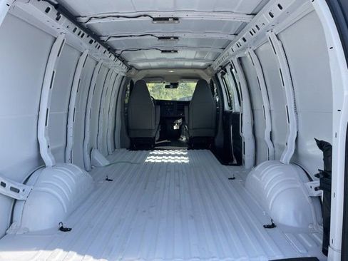 New 2025 GMC Savana 2500 Extended w/ Driver Convenience Package image 8