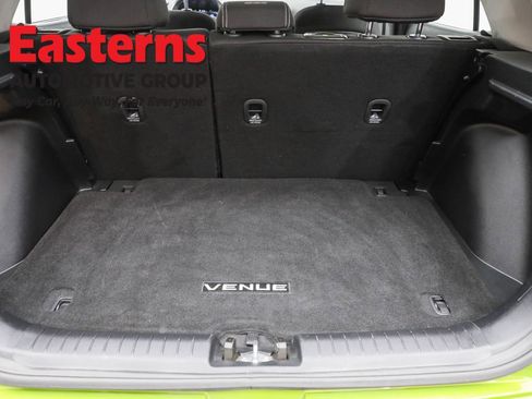 Used 2023 Hyundai Venue SEL w/ Cargo Package image 9