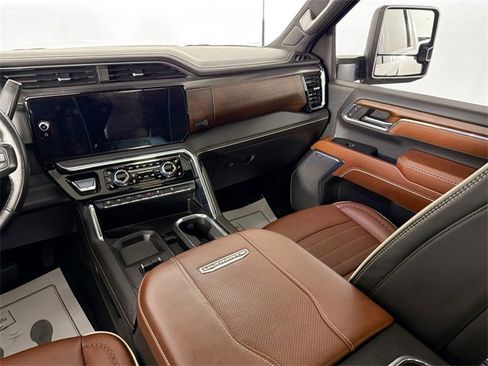 Used 2024 GMC Sierra 2500 Denali Ultimate image 25