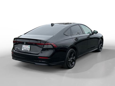 Certified 2025 Honda Accord SE image 5