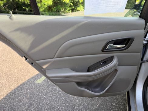 Used 2016 Chevrolet Malibu LT FWD image 40