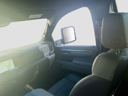 Used 2025 Chevrolet Silverado 2500 ZR2 w/ Technology Package image 24