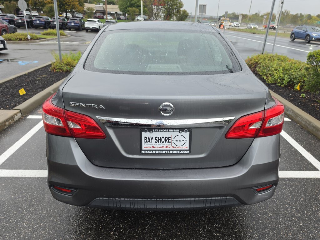 Used 2017 Nissan Sentra S FWD image 5