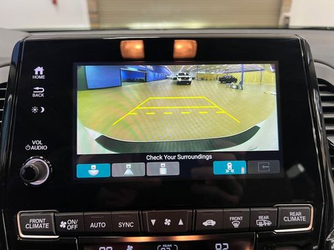 Used 2023 Honda Odyssey Touring image 19