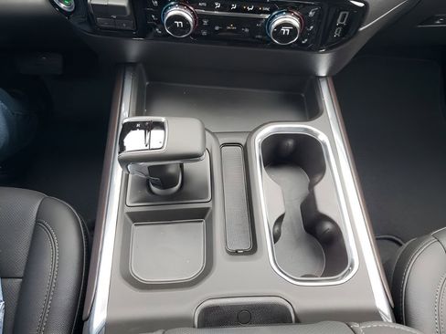 New 2026 GMC Sierra 1500 SLT image 40