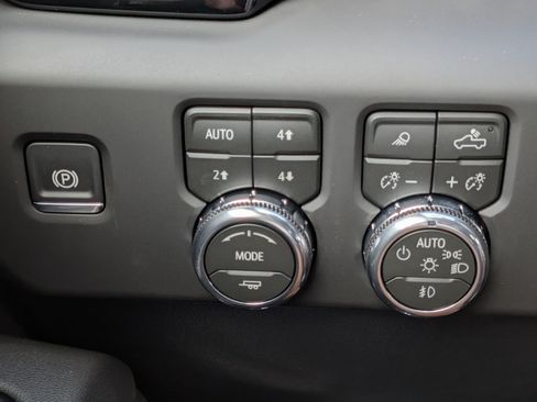 New 2026 GMC Sierra 2500 AT4 w/ AT4 Premium Plus Package AWD/4WD image 26