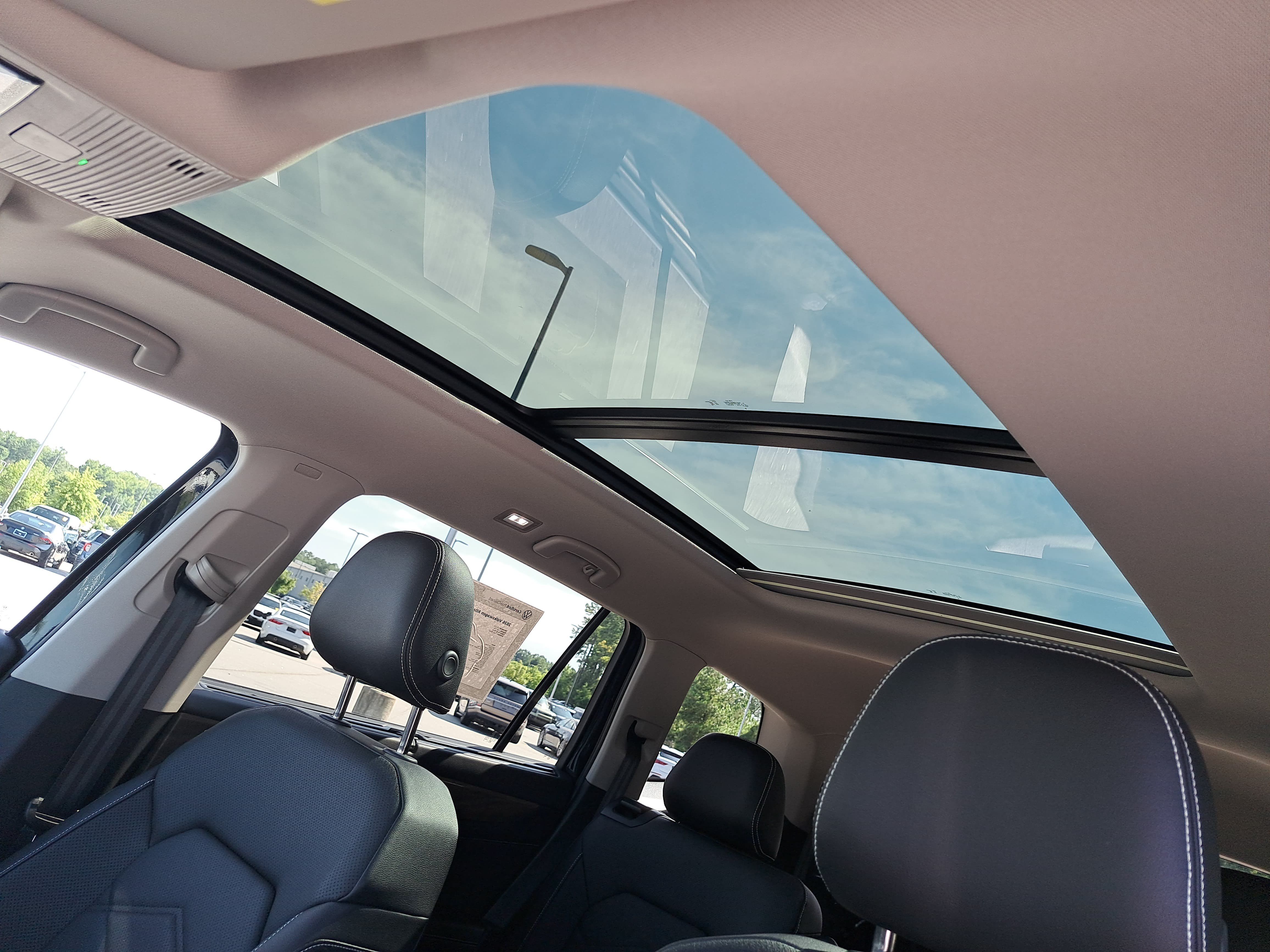Used 2026 Volkswagen Atlas SE w/ Panoramic Sunroof Package FWD image 32