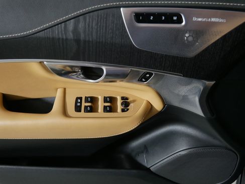 Used 2022 Volvo XC90 T6 Inscription w/ Lounge Package image 19