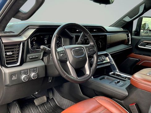 Used 2024 GMC Sierra 2500 Denali Ultimate AWD/4WD image 15