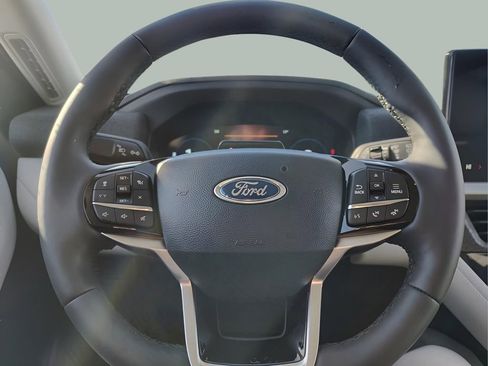 New 2026 Ford Explorer Platinum w/ LUX Leather Package image 17