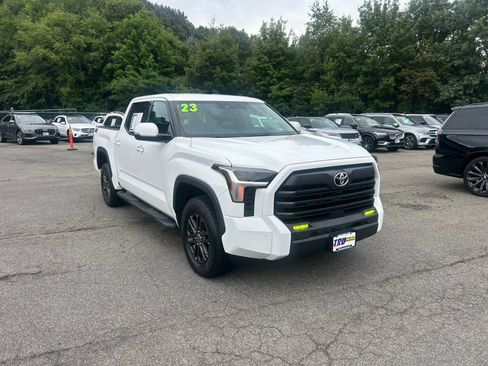 Used 2023 Toyota Tundra SR5 w/ SR5 Convenience Package AWD/4WD image 10