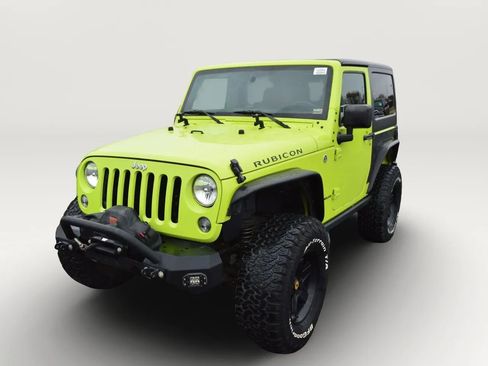 Used 2016 Jeep Wrangler Rubicon w/ Power Convenience Group AWD/4WD image 2