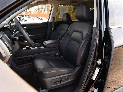 Certified 2024 Nissan Pathfinder SL w/ SL Premium Package image 23