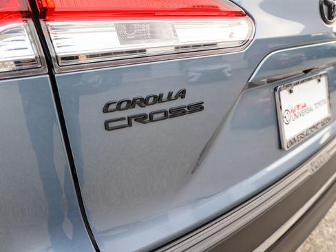 Used 2024 Toyota Corolla Cross AWD Hybrid image 12