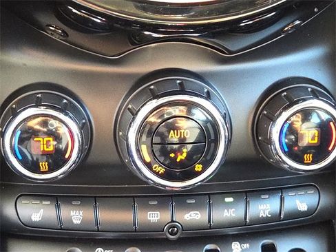 Used 2018 MINI Cooper 2-Door Hardtop image 19