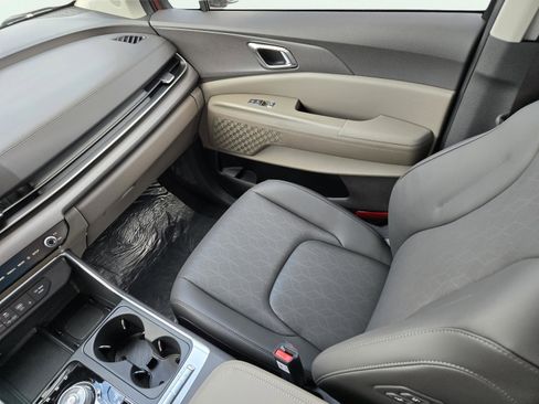 New 2026 Kia Carnival EX image 19