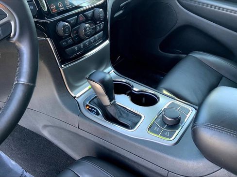 Used 2021 Jeep Grand Cherokee Limited w/ Trailer Tow Group IV image 15