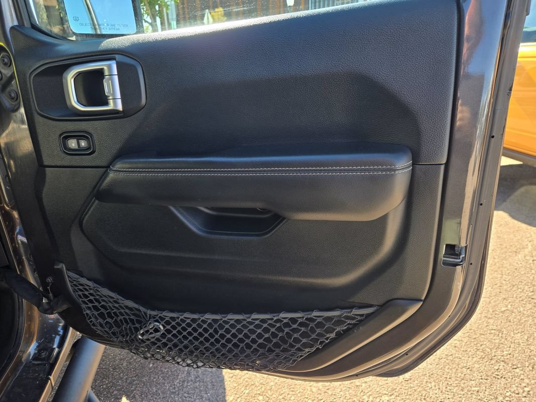 Used 2019 Jeep Wrangler Unlimited Sahara AWD/4WD image 21
