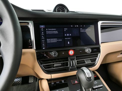 New 2026 Porsche Macan AWD/4WD image 13
