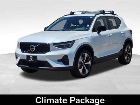 Certified 2023 Volvo XC40 B5 Plus w/ Protection Package Premier AWD/4WD image 5