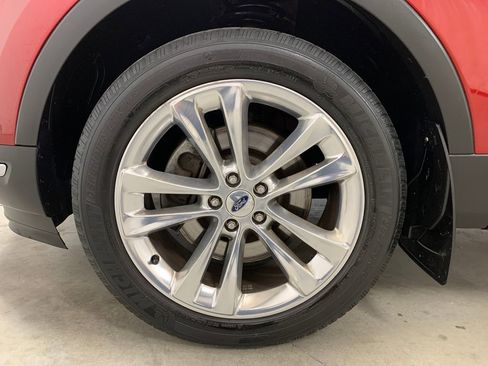 Used 2018 Ford Explorer Limited w/ Equipment Group 301A AWD/4WD image 2