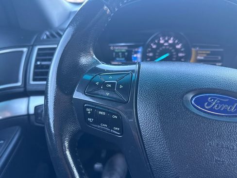 Used 2016 Ford Explorer XLT w/ Equipment Group 202A image 28