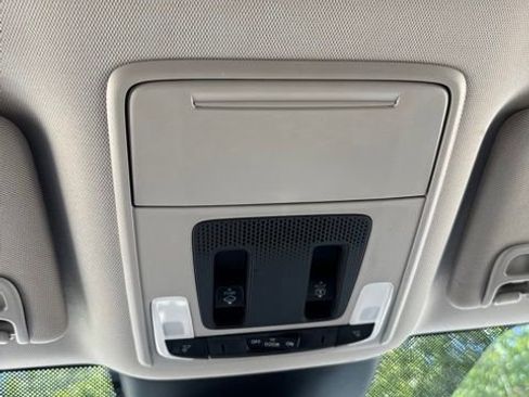 Used 2025 Honda Pilot Touring image 33
