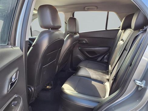 Used 2019 Chevrolet Trax LT w/ LT Convenience Package image 23