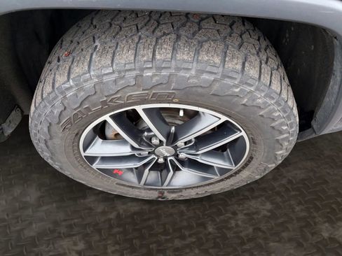 Used 2017 Jeep Grand Cherokee Trailhawk AWD/4WD image 39
