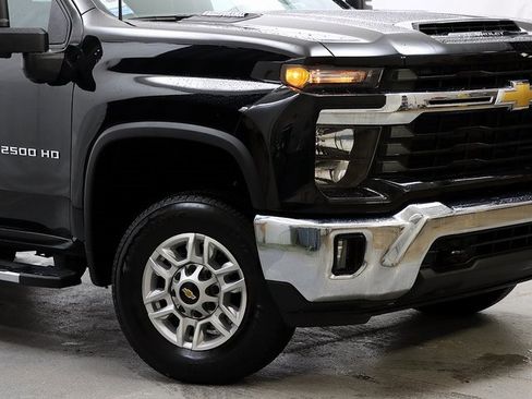 Certified 2025 Chevrolet Silverado 2500 LT w/ Convenience Package image 3