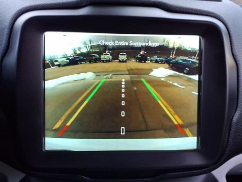 Used 2022 Jeep Renegade Latitude w/ Convenience Group image 16