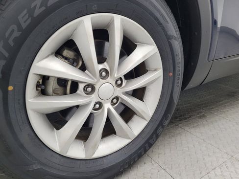 Used 2018 Kia Sorento LX image 31