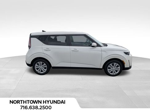 Used 2023 Kia Soul LX FWD image 11