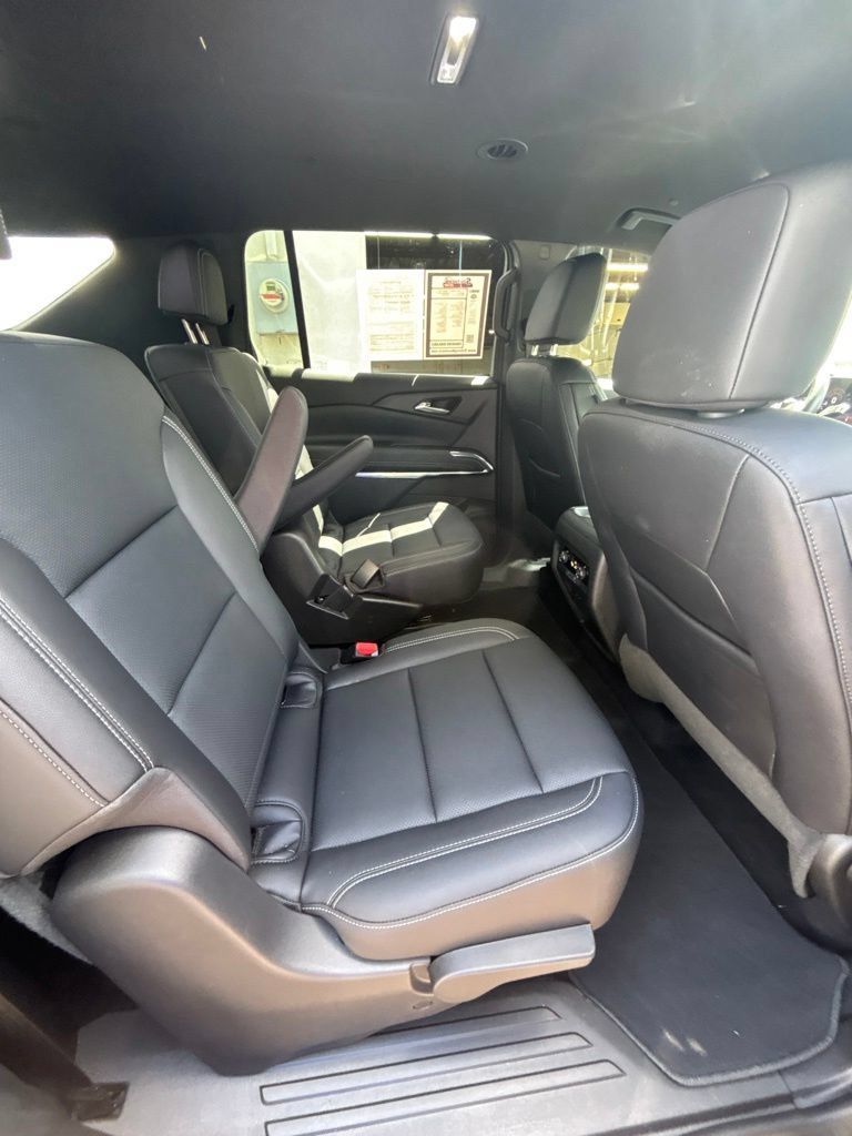 Used 2026 Chevrolet Traverse LT AWD/4WD image 23
