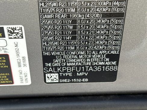 New 2026 Land Rover Range Rover Long Wheelbase SE AWD/4WD image 18