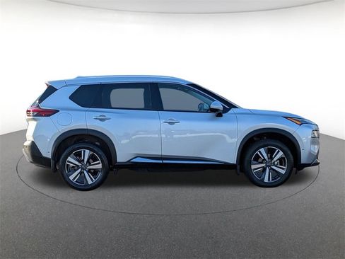 Used 2022 Nissan Rogue SL w/ SL Premium Package image 4