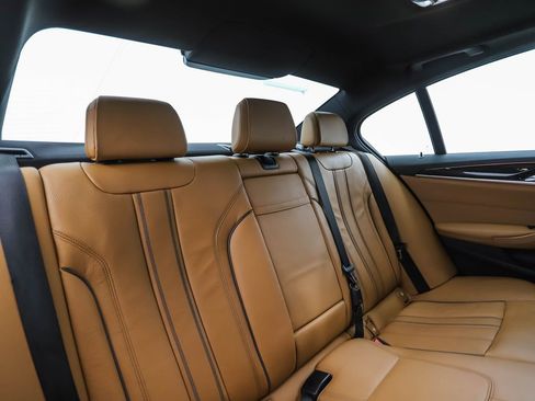 Used 2019 BMW 530i xDrive w/ Convenience Package image 27